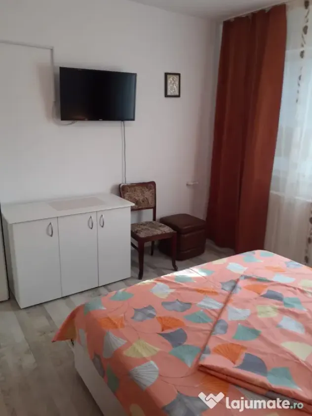 Inchiriez apartament 2-3 camere in Mangalia-Saturn sezon estival