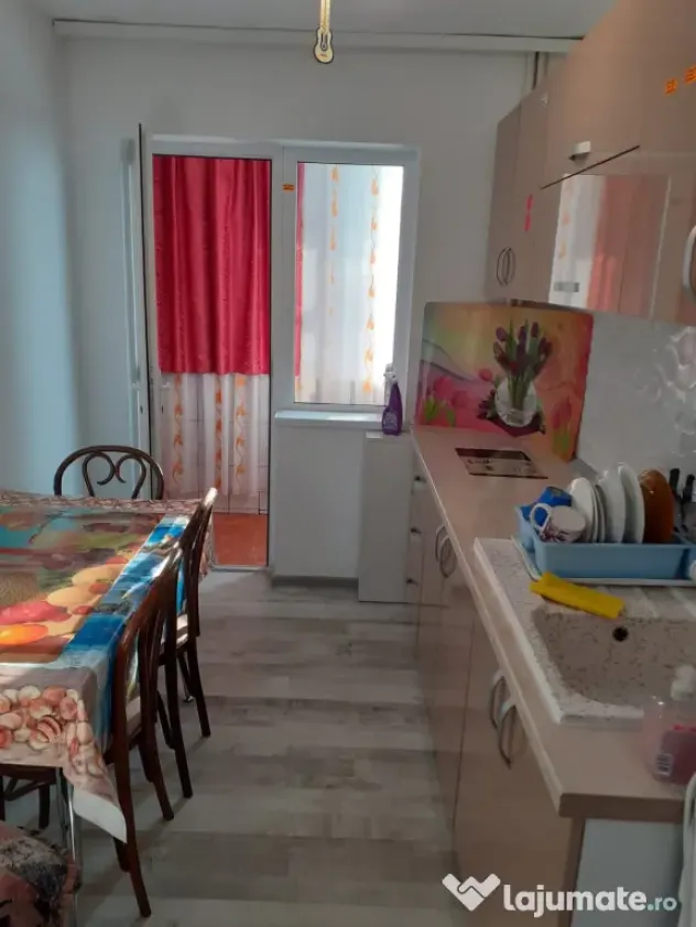 Inchiriez apartament 2-3 camere in Mangalia-Saturn sezon estival