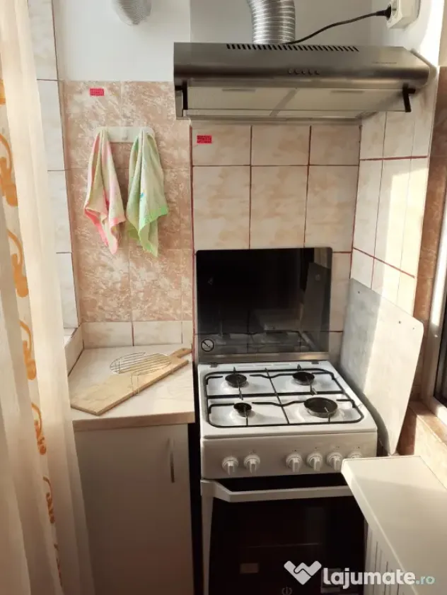 Inchiriez apartament 2-3 camere in Mangalia-Saturn sezon estival