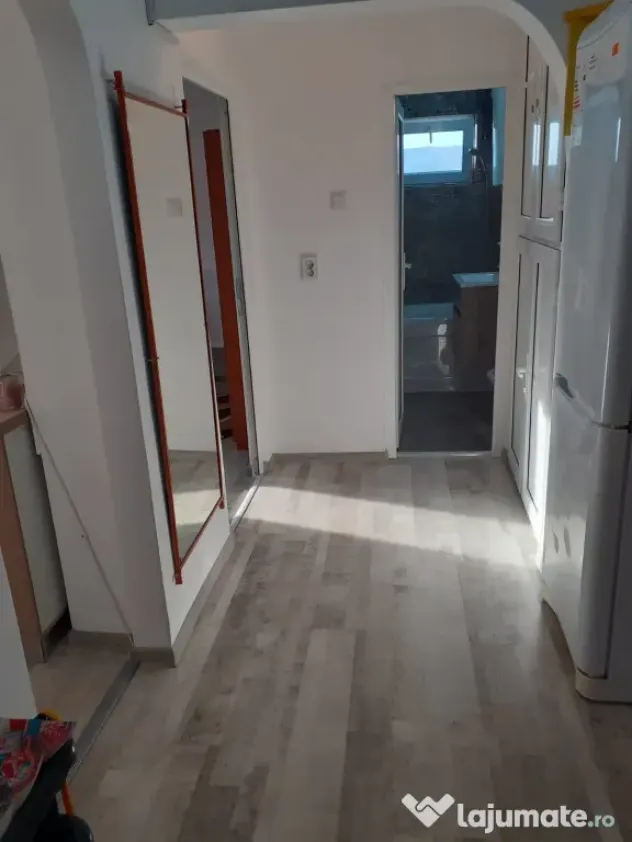 Inchiriez apartament 2-3 camere in Mangalia-Saturn sezon estival