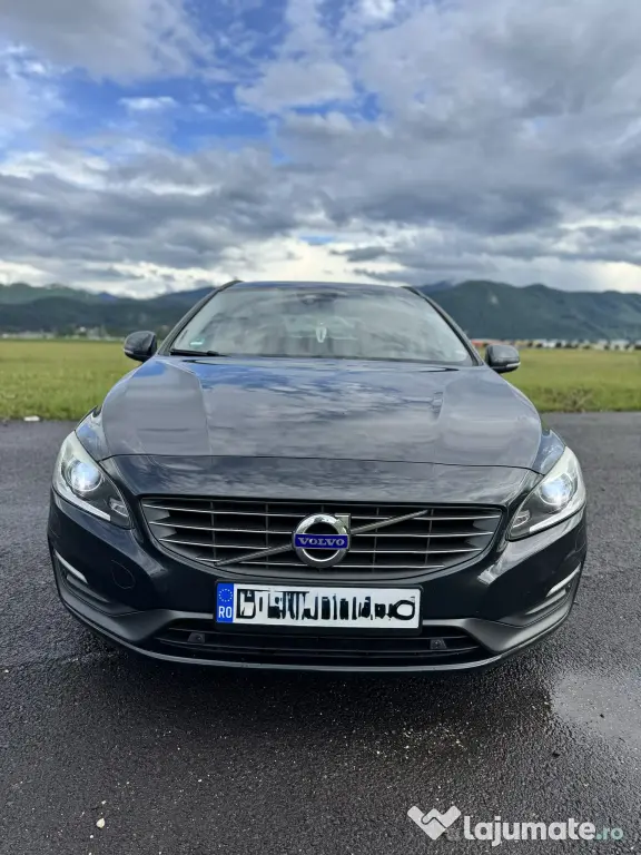 VOLVO V60 2015