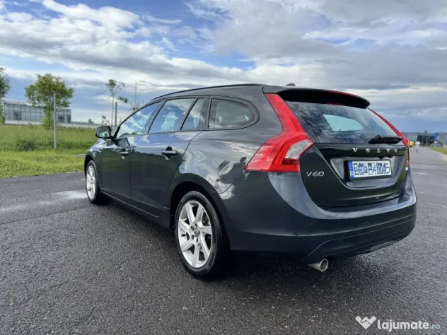 Volvo V60, 2015, 2.0 (5 pistoane)