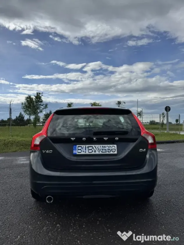 Volvo V60, 2015, 2.0 (5 pistoane)
