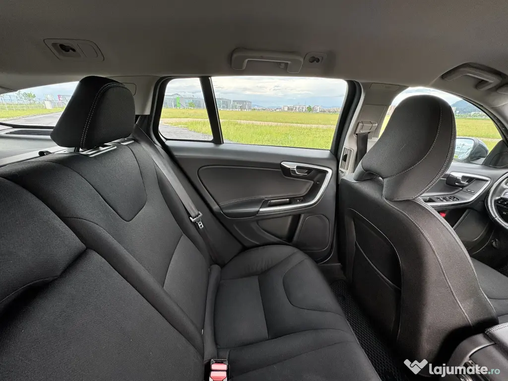 VOLVO V60 2015 — imagine 8