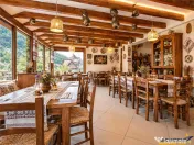 Langa Castelul Bran: Pensiune restaurant transfer afacer