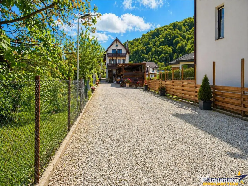Langa Castelul Bran: Pensiune restaurant transfer afacer
