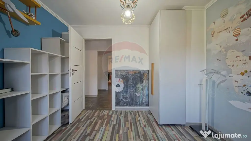 Apartament cu 4 camere de închiriat!