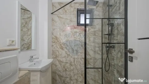 Apartament cu 4 camere de închiriat!