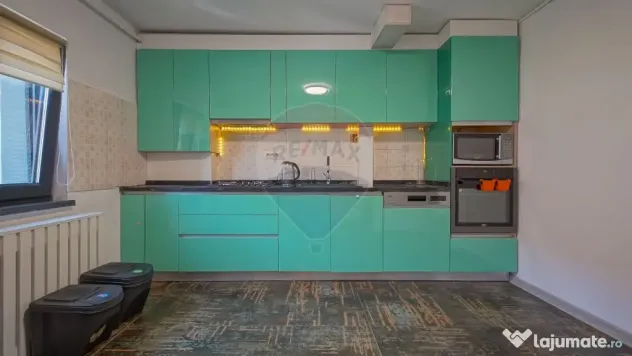Apartament cu 4 camere de închiriat!