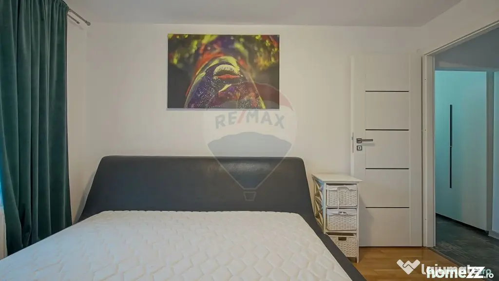 Apartament cu 4 camere de închiriat!