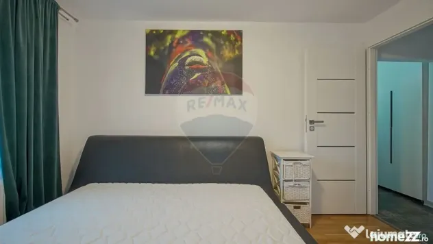 Apartament cu 4 camere de închiriat!