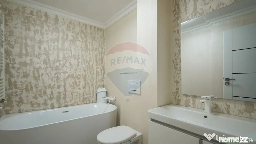 Apartament cu 4 camere de închiriat!
