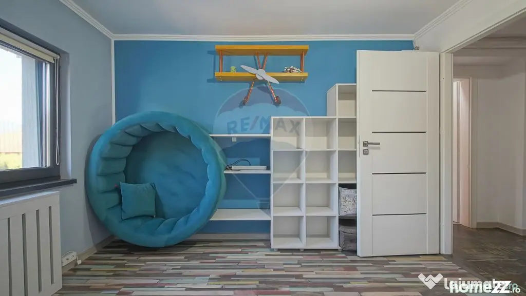 Apartament cu 4 camere de închiriat!