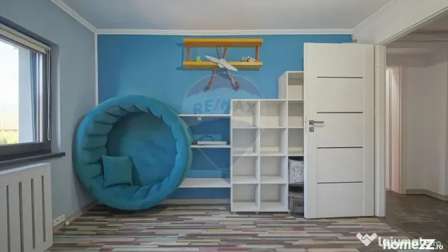 Apartament cu 4 camere de închiriat!