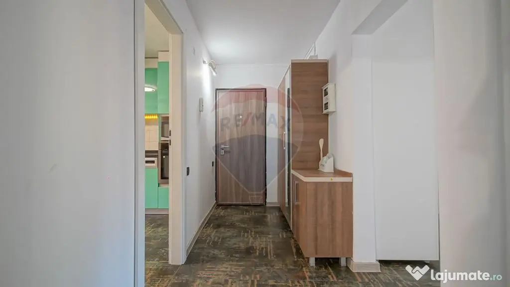 Apartament cu 4 camere de închiriat!