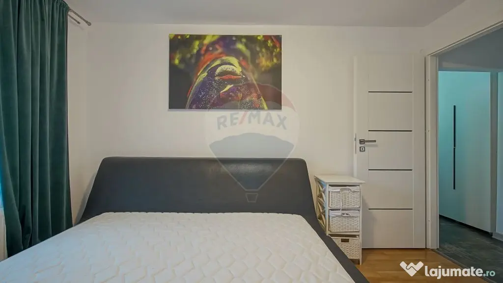 Apartament cu 4 camere de închiriat!