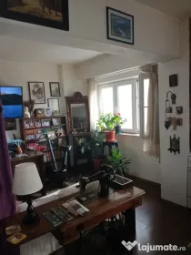 Vând apartament 2 camere, 52,13 m2, decomandat, renovat, central Horezu