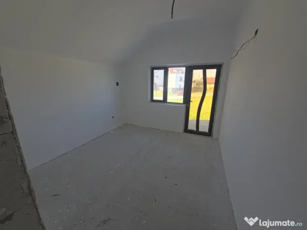 Vilă nouă individuală Valu lui Traian 4 dormitoare 2 băi