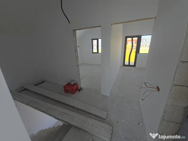 Vilă nouă individuală Valu lui Traian 4 dormitoare 2 băi