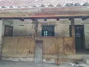 Casă batraneasca Laz comuna Dezna,teren 2800 mp teren 