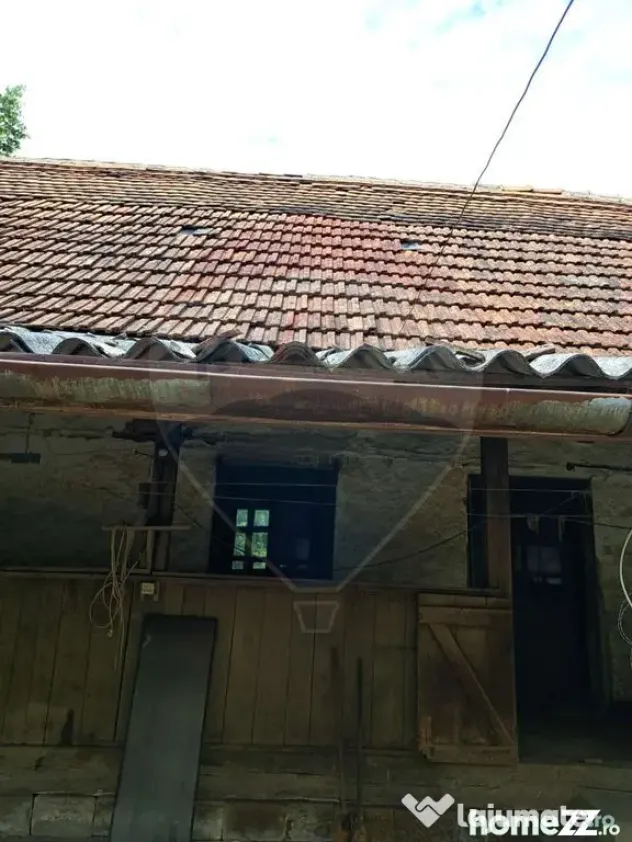 Casă batraneasca Laz comuna Dezna,teren 2800 mp teren