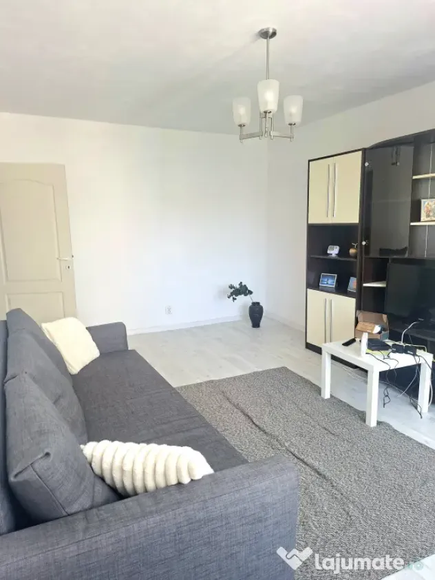 Prima închiriere! Apartament 2 camere, Piața Centrală, 56 mp, renovat