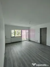 Garsonieră spațioasă de vânzare - Vitan, la câteva m...