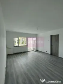 Garsonieră spațioasă de vânzare - Vitan, la câteva m...