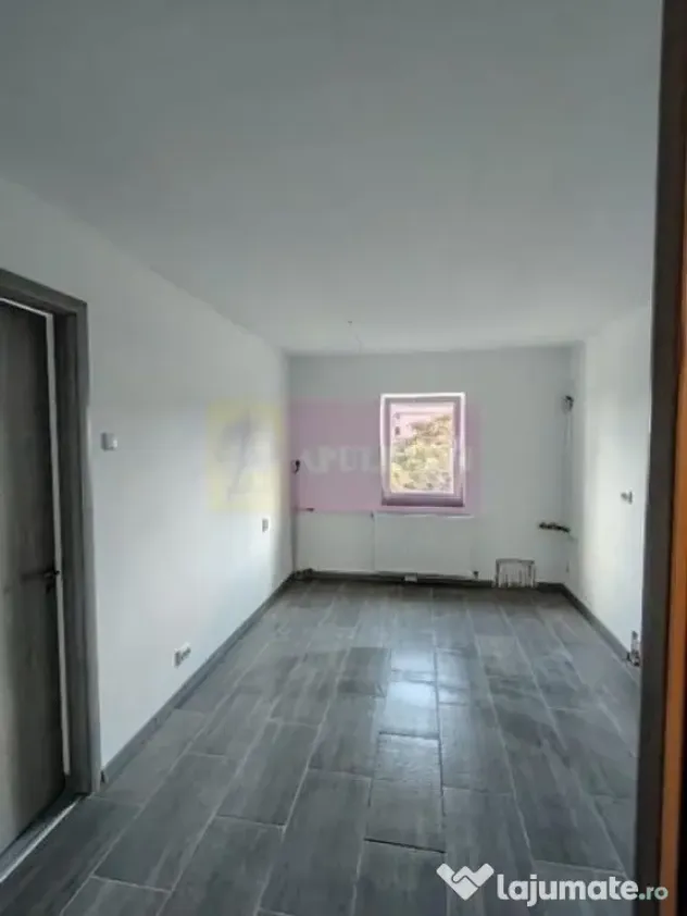 Garsonieră spațioasă de vânzare - Vitan, la câteva m...