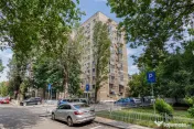 2 camere, mobilat, renovat cu boxă si loc de parcare, et 4/ 