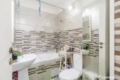 2 camere, mobilat, renovat cu boxă si loc de parcare, et 4/ 