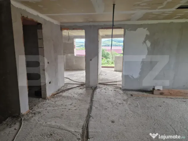 Casă semifinisată de vânzare în Gherla – P+1, 200 mp