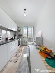 Apartament modern cu 2 camere, parcare, zona Sesul de Sus