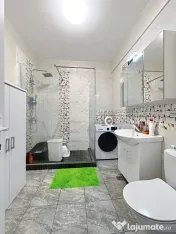 Apartament modern cu 2 camere, parcare, zona Sesul de Sus