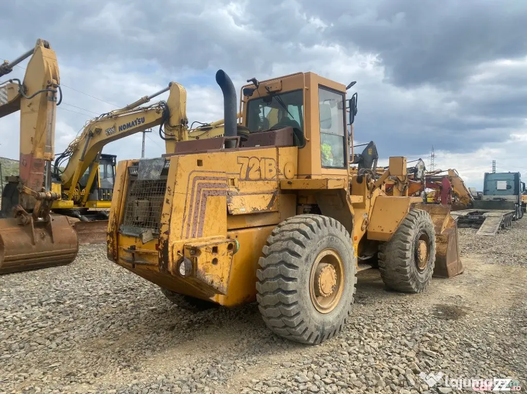 Dezmembrez incarcator frontal Vola Case 721B