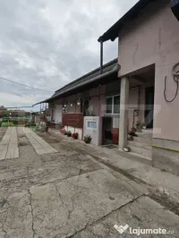 Casa 279 mp, teren 1400 mp, in Mihai Viteazu 