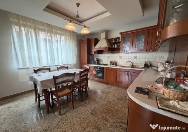 Casă individuală, 330 mp, zona Centrală – Strada Gheorg
