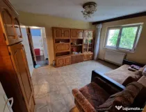 Apartament 2 camere, etaj 2/4, semidecomandat, zona Florilor!