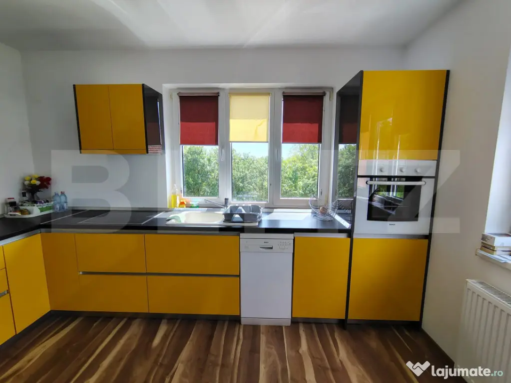 Casa individuala remarcabilă cu 6 camere, 360 mp, teren 447