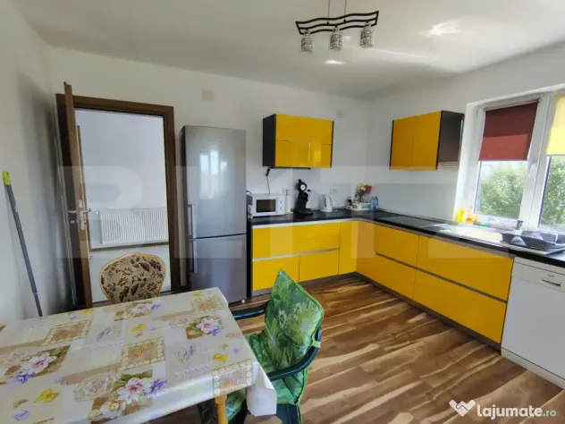 Casa individuala remarcabilă cu 6 camere, 360 mp, teren 447