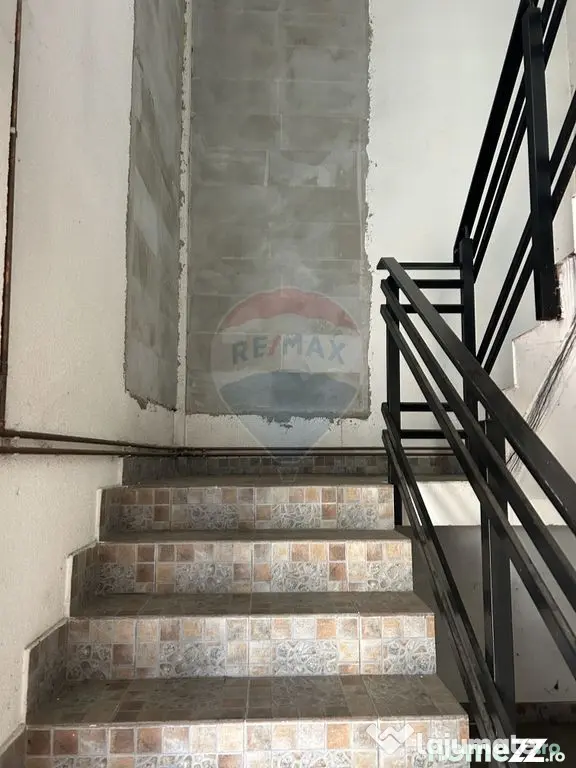 Pensiune cu 10 camere de vânzare în zona Centrala din B...