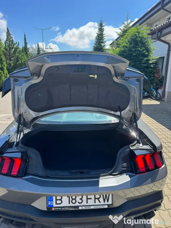 Ford Mustang Dark Horse