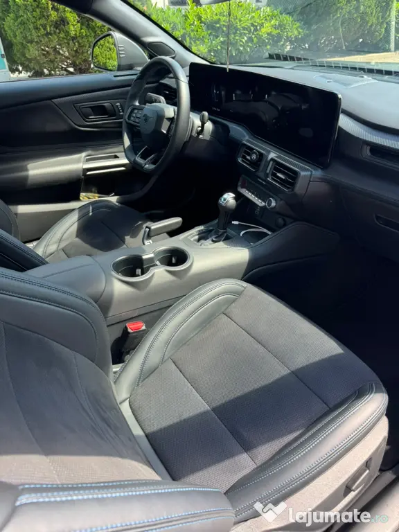 Ford Mustang Dark Horse