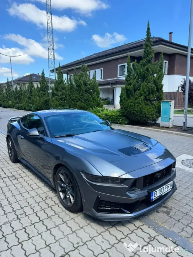 Ford Mustang Dark Horse