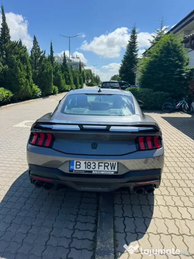 Ford Mustang Dark Horse
