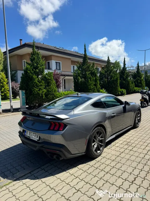 Ford Mustang Dark Horse