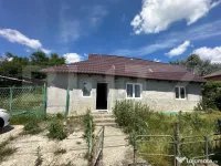 Casa batraneasca renovabila cu teren 22 ari , 10km de Bistri 