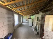 Casa batraneasca renovabila cu teren 22 ari , 10km de Bistri 
