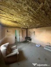 Casa batraneasca renovabila cu teren 22 ari , 10km de Bistri 