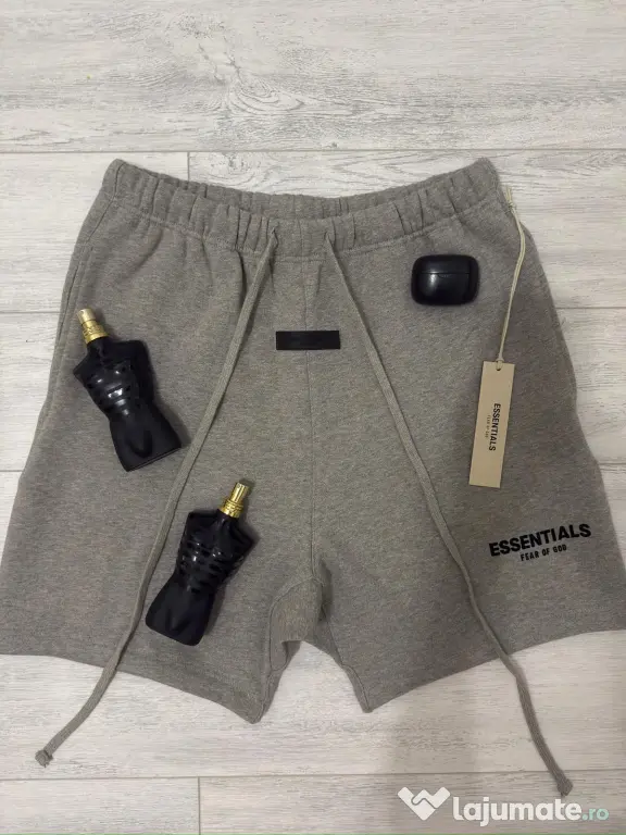 Pantaloni scurți Essentials